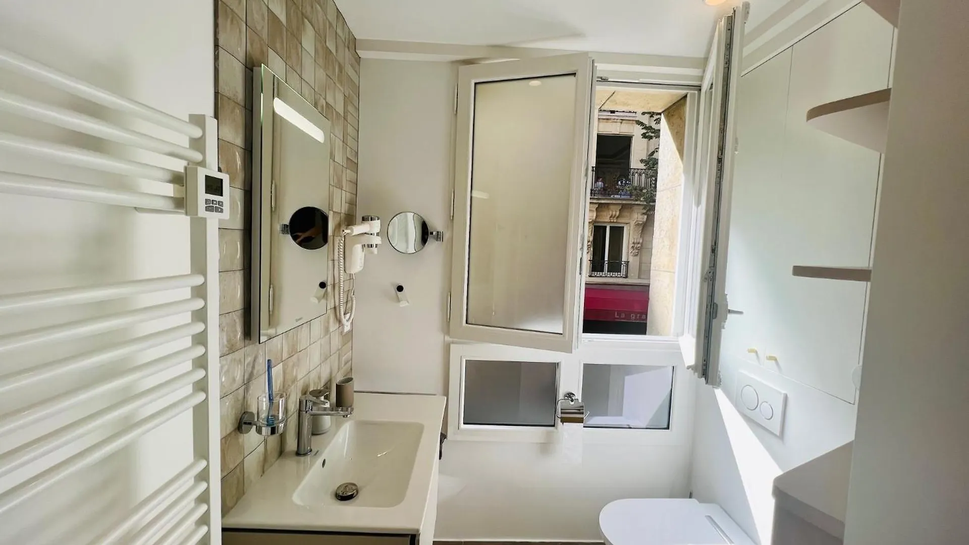 Chic Quartier Montparnasse Paris