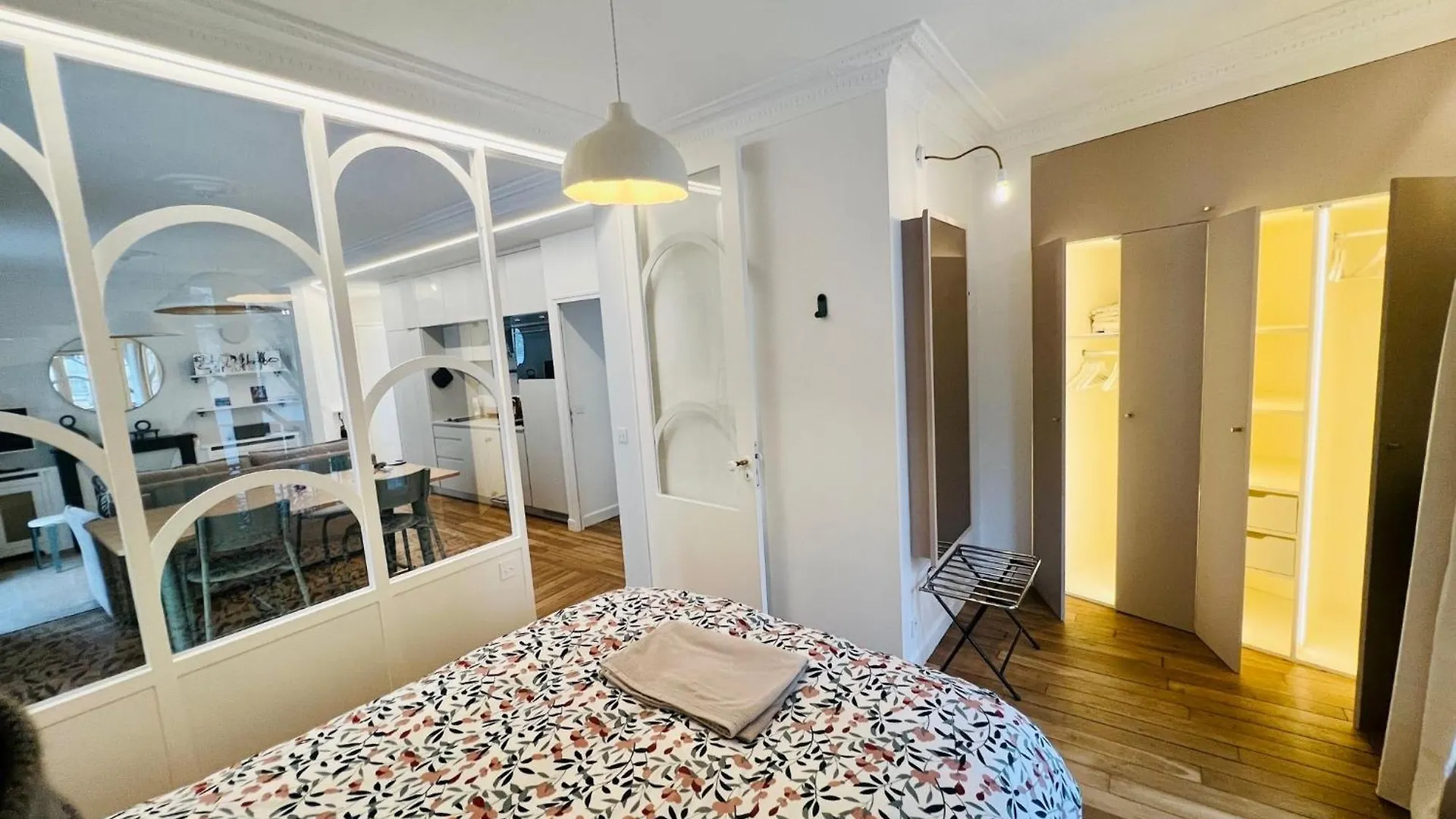 Chic Quartier Montparnasse Apartment